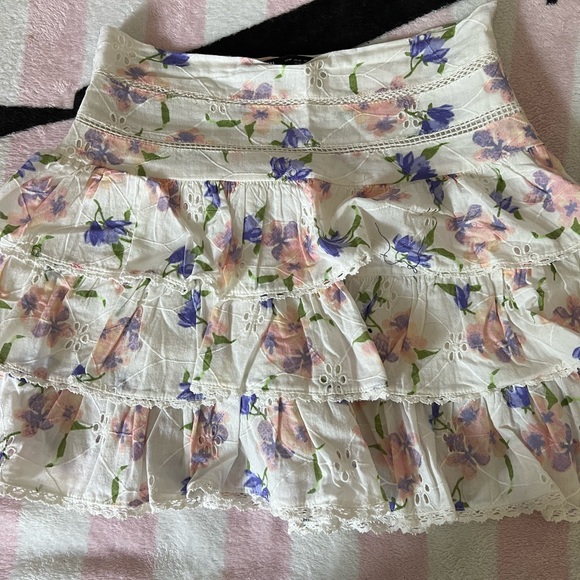 Zara Dresses & Skirts - Floral Zara mini skirt